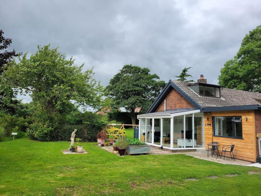The Garden Rooms Честер Экстерьер фото